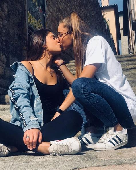 levianas desnudas|lesbianas Search